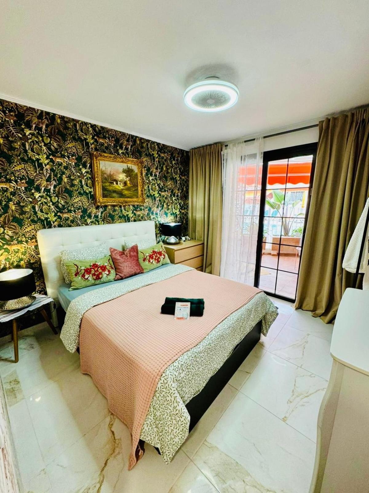 Apartment With Terrace And Pool, Los Cristianos Los Cristianos (Tenerife) Esterno foto